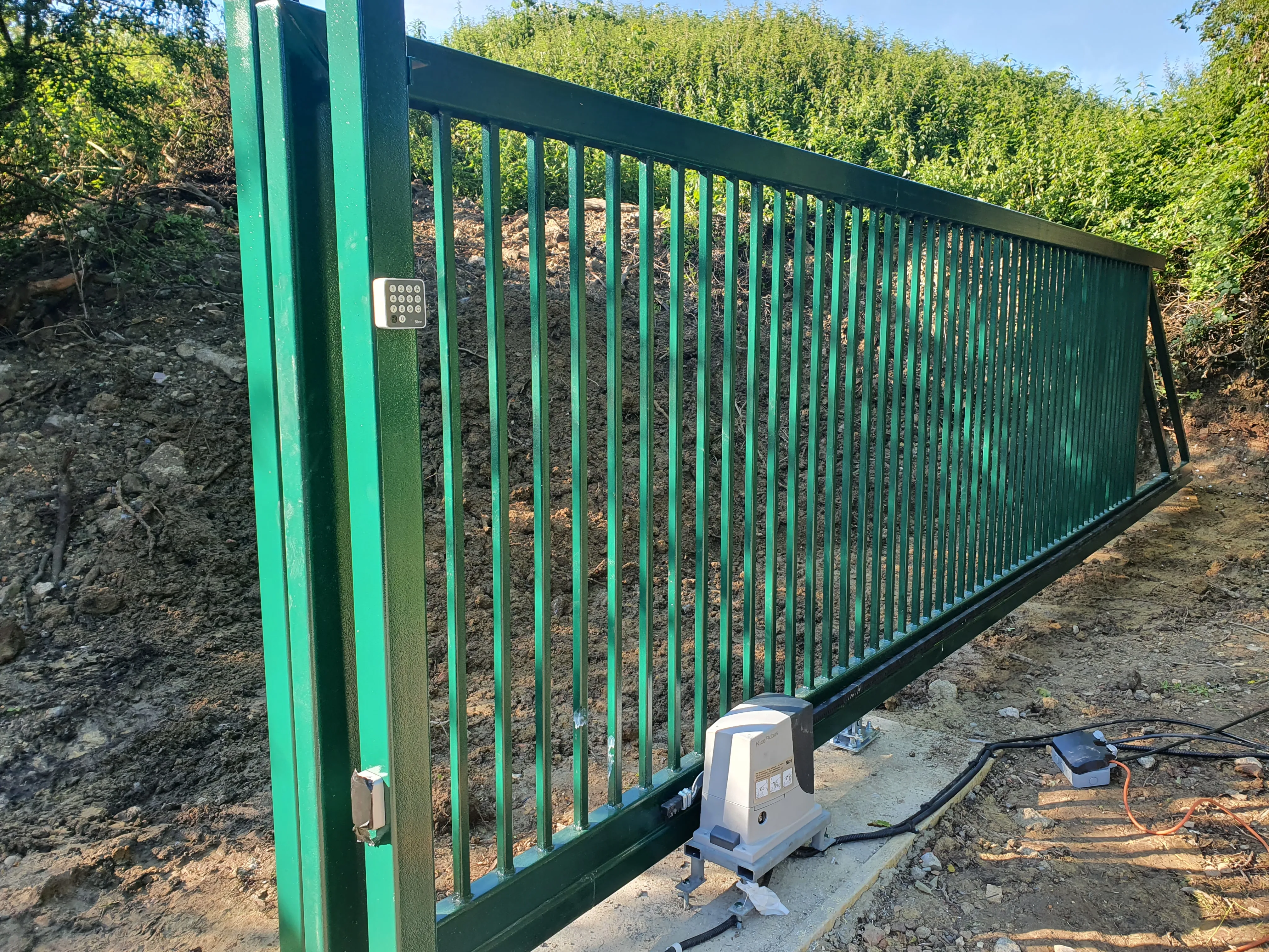 Cantilever sliding gate โ 5