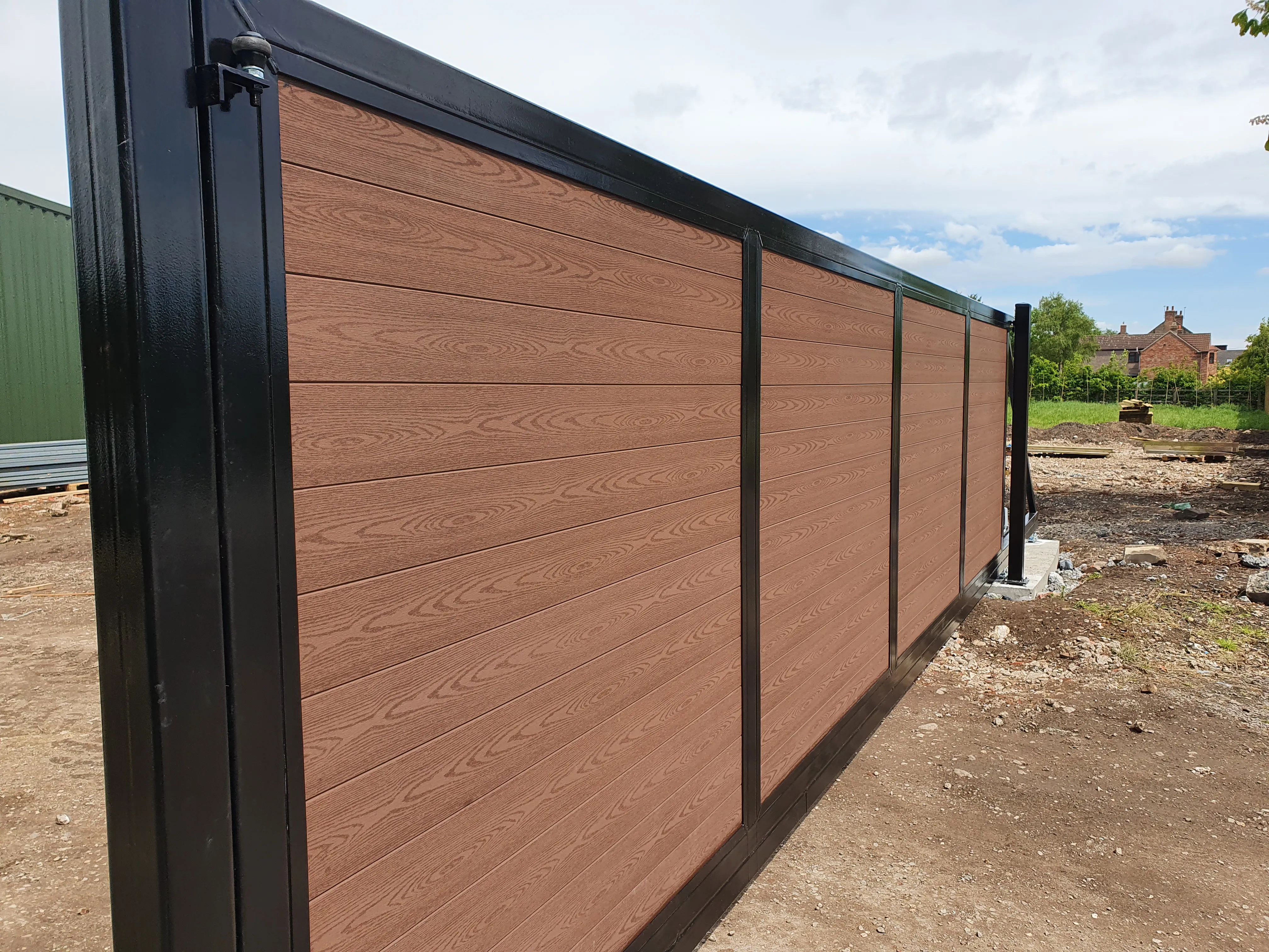 Cantilever sliding gate Sandholme