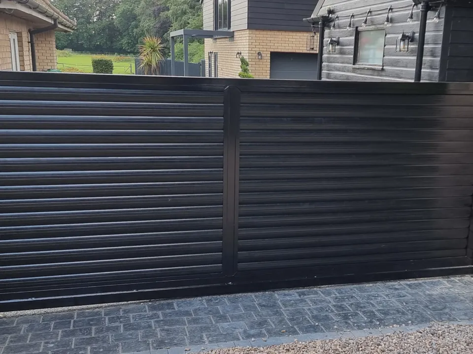 Cantilever sliding gate โ Beverlay