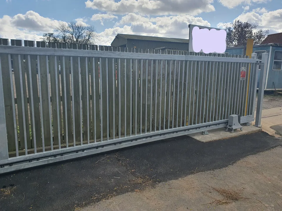 Cantilever sliding gate โ Catwick