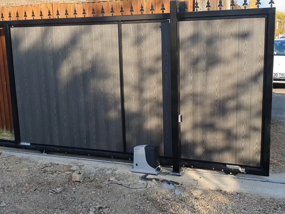 Cantilever sliding gate โ Lancaster