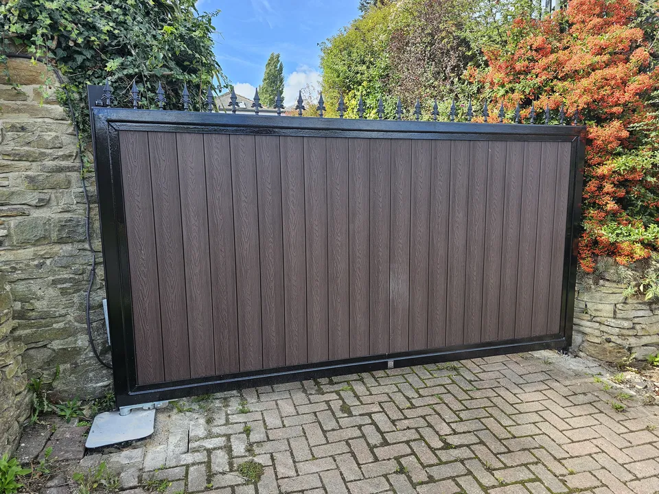 Cantilever sliding gate โ Leeds