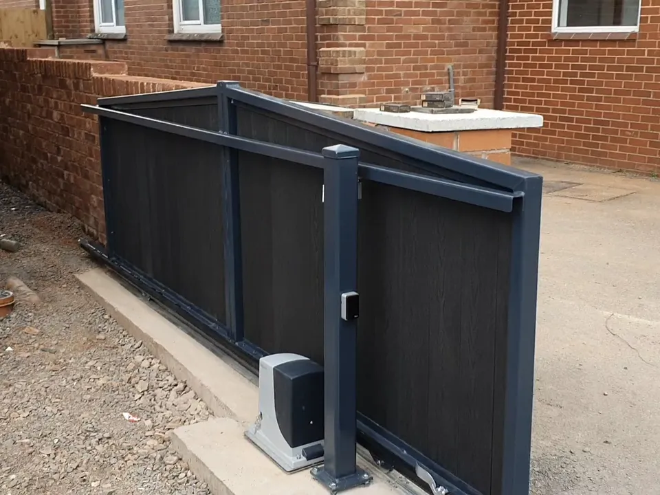Cantilever sliding gate โ Nottingham