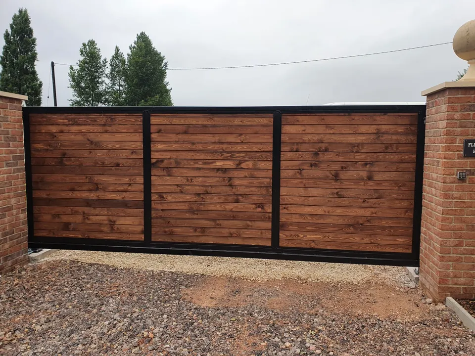 Cantilever sliding gate โ Rugby