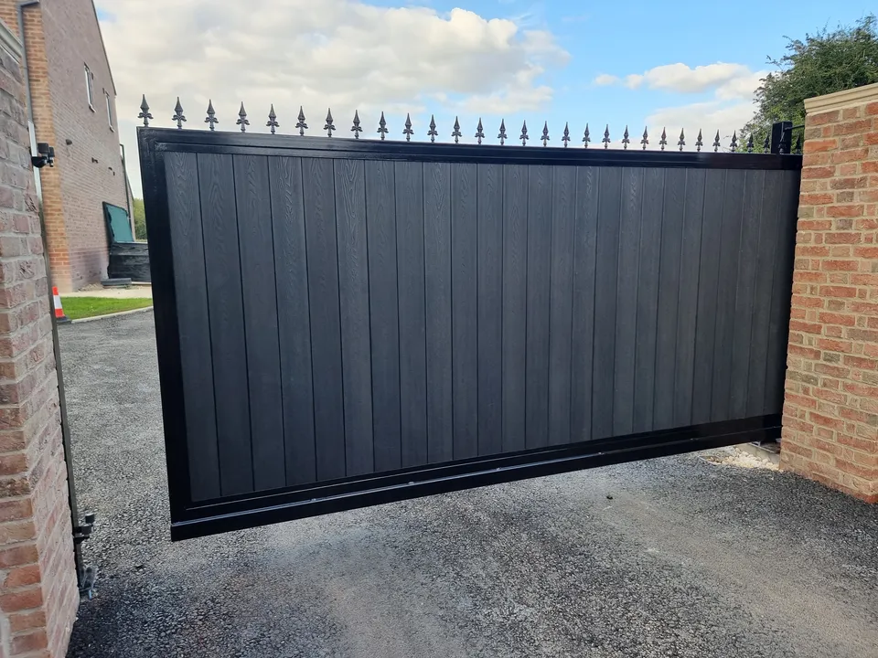 Cantilever sliding gate โ Thorne