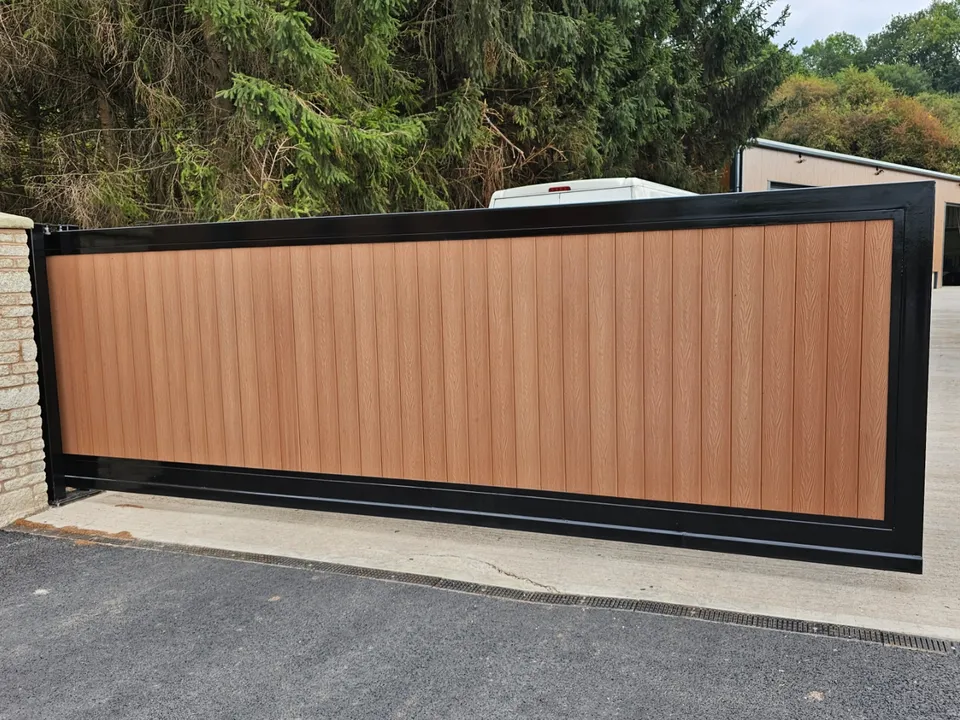 Cantilever sliding gate โ Uttoxeter