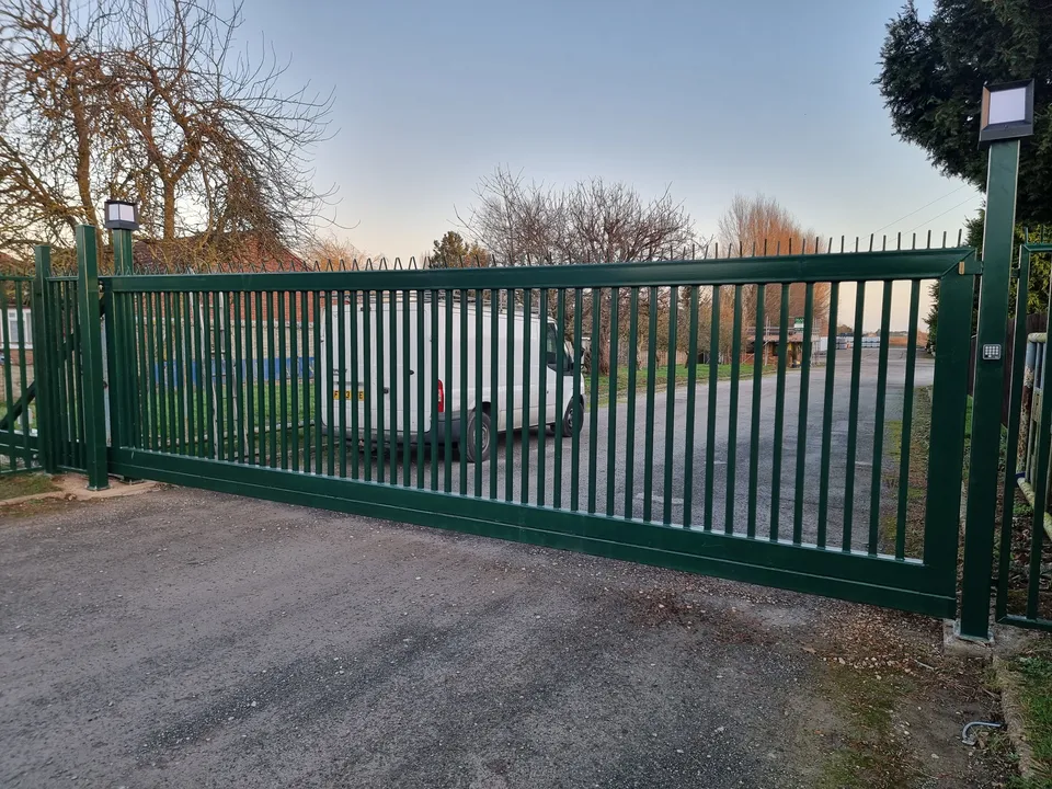 Swing gate โ wisbach