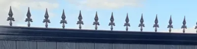 Spikes top finish